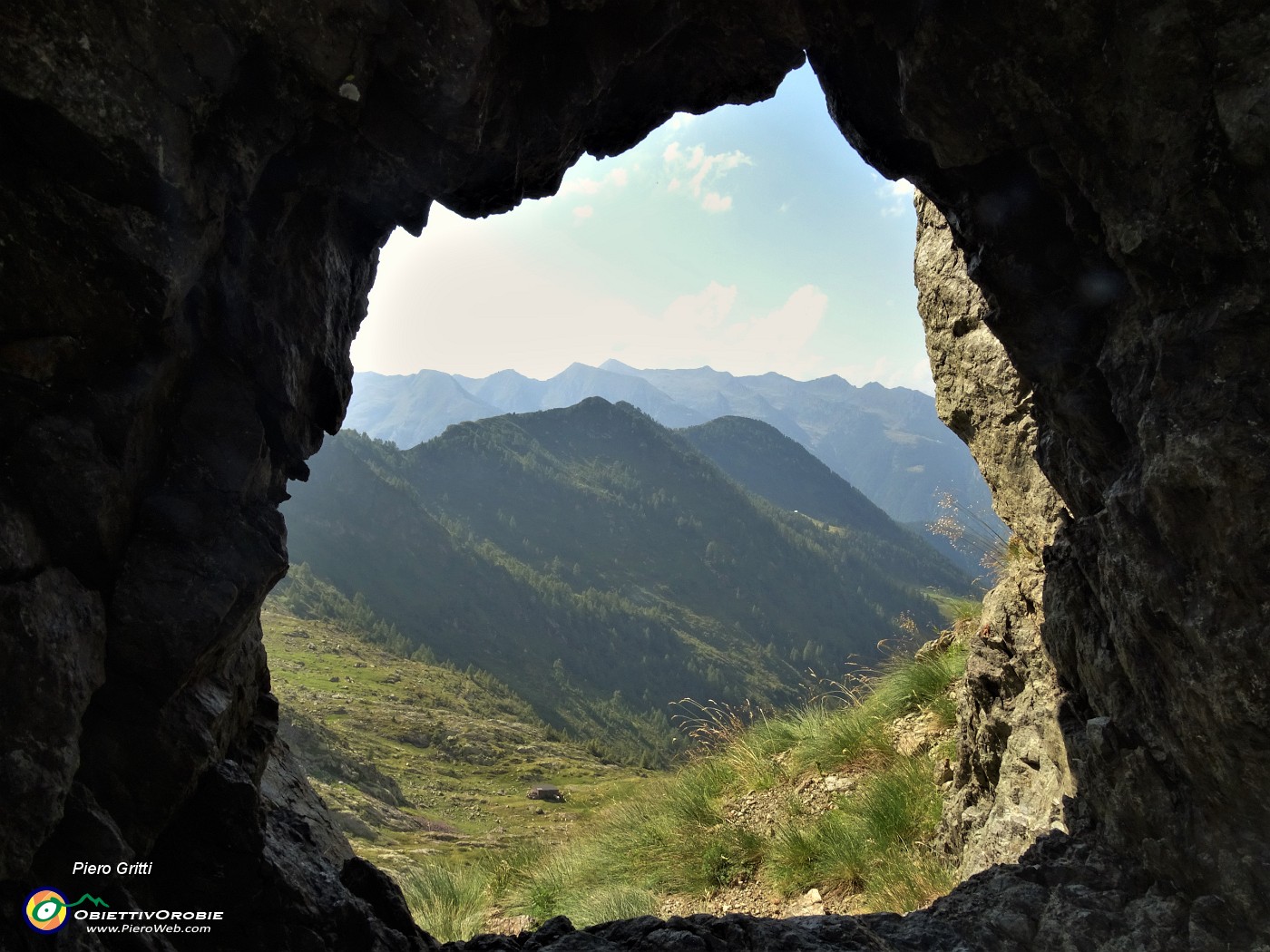 93 Fortificazioni e trincee della Linea Cadorna al Passo di Verrobbio.JPG